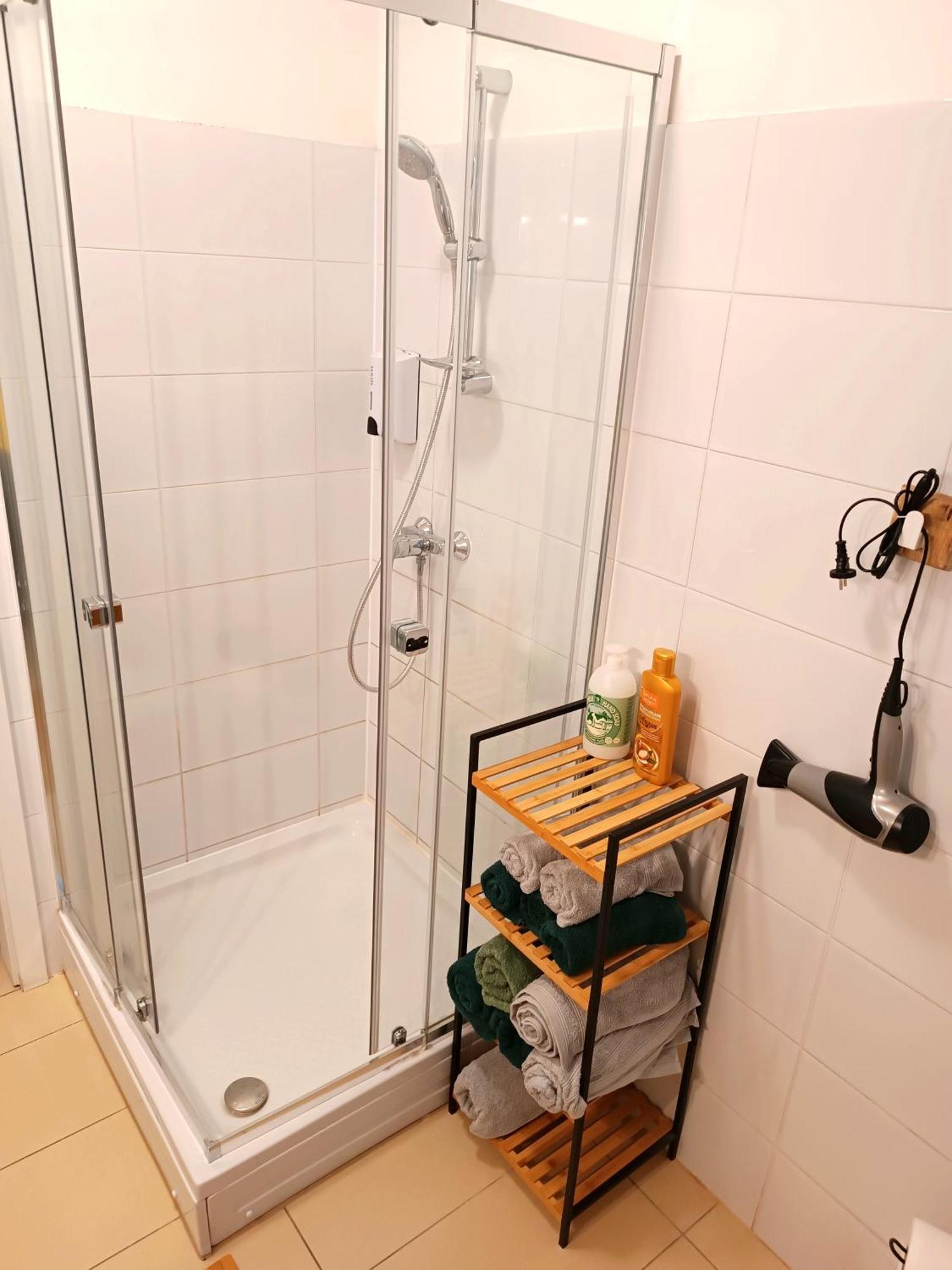 Family Apartments 2 Room'S Centre Muerzzuschlag ภายนอก รูปภาพ