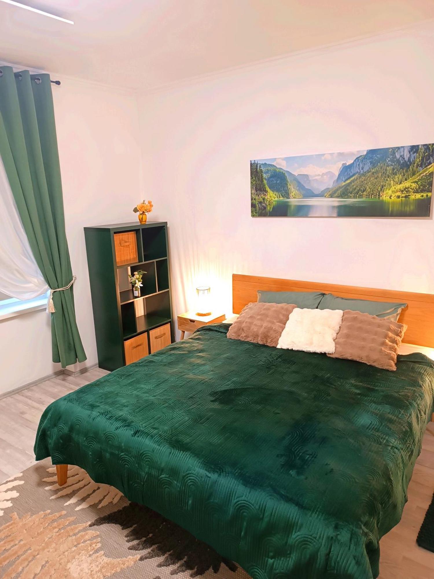 Family Apartments 2 Room'S Centre Muerzzuschlag ภายนอก รูปภาพ