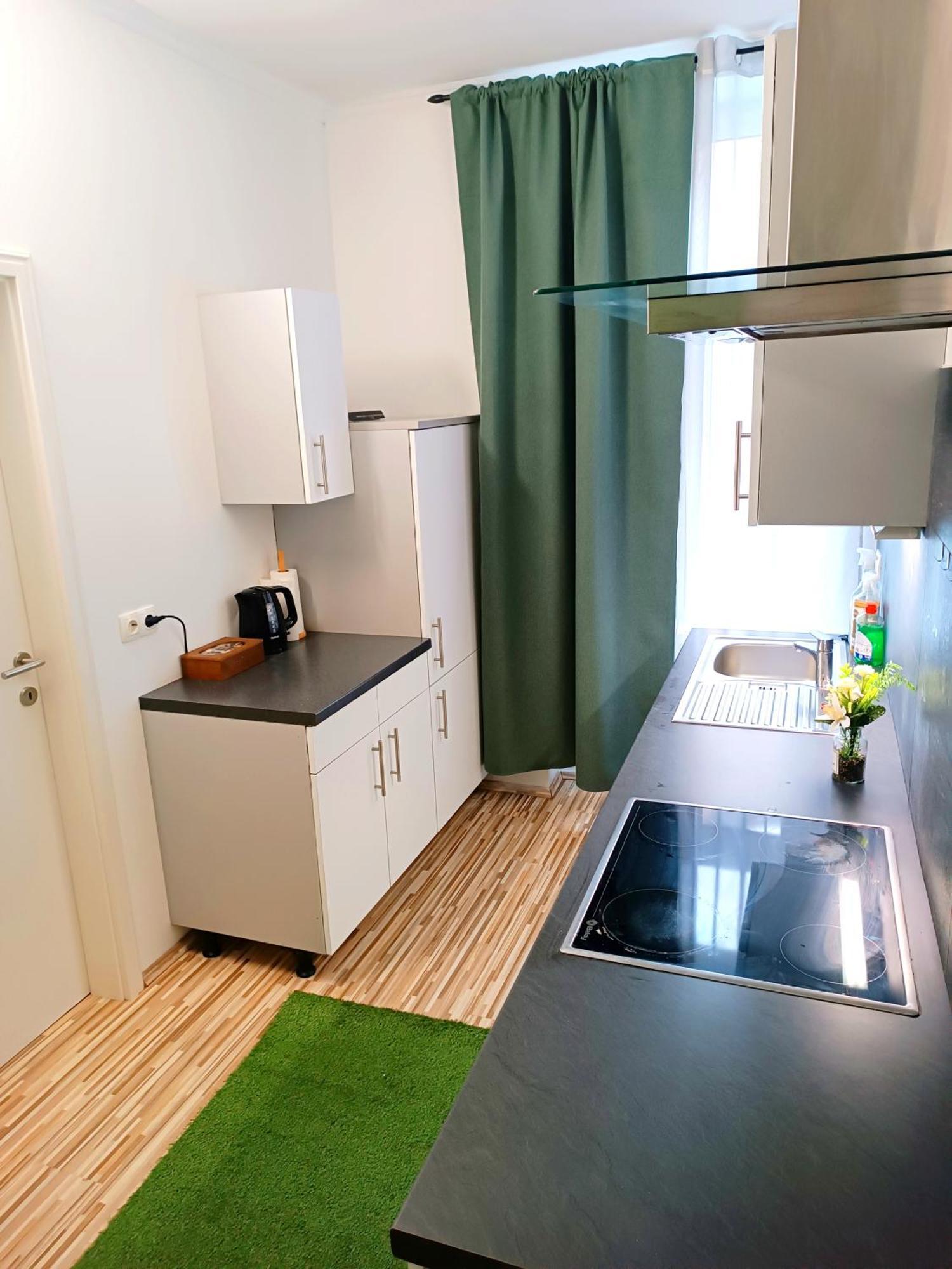 Family Apartments 2 Room'S Centre Muerzzuschlag ภายนอก รูปภาพ