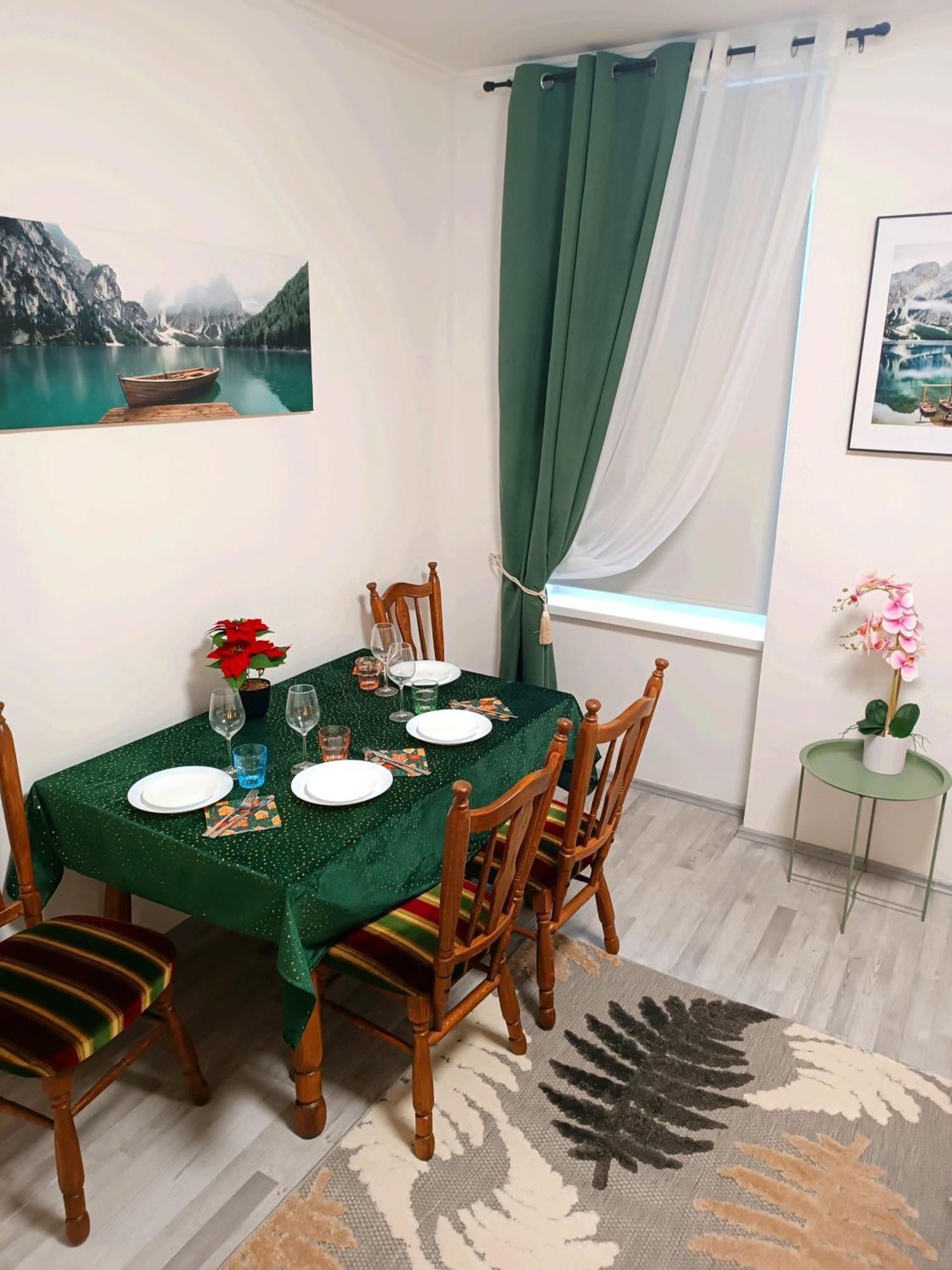 Family Apartments 2 Room'S Centre Muerzzuschlag ภายนอก รูปภาพ