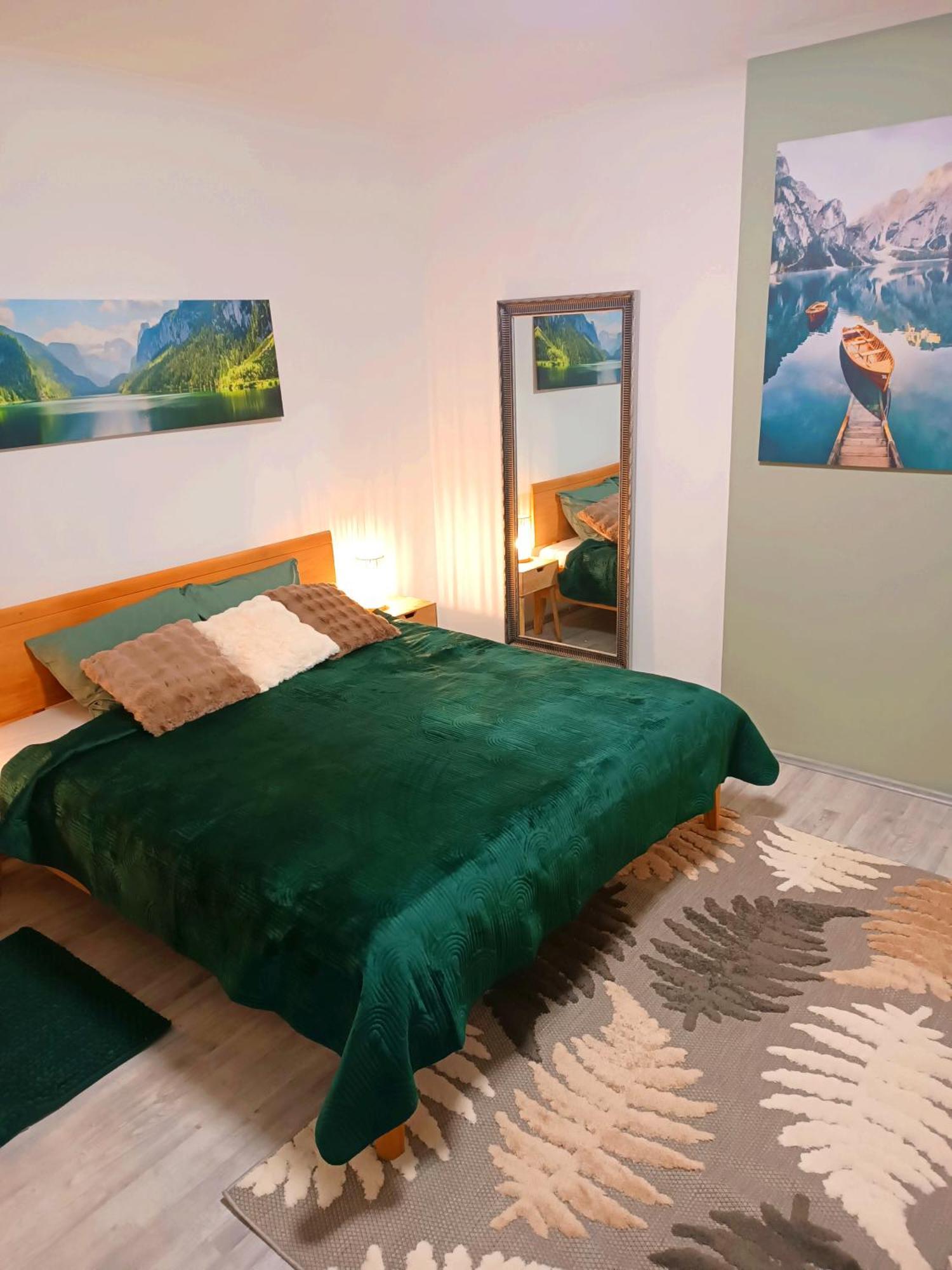Family Apartments 2 Room'S Centre Muerzzuschlag ภายนอก รูปภาพ