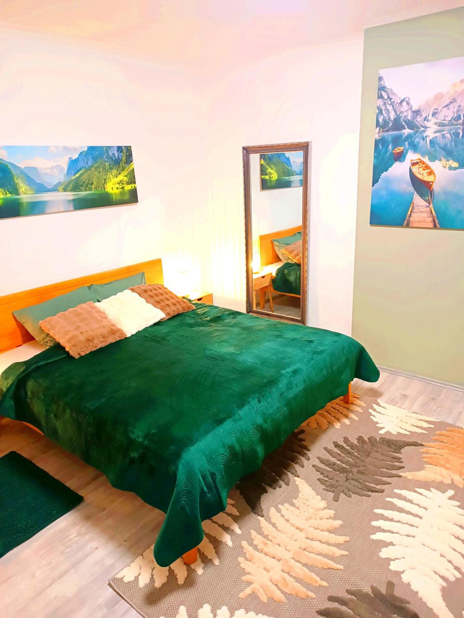 Family Apartments 2 Room'S Centre Muerzzuschlag ภายนอก รูปภาพ