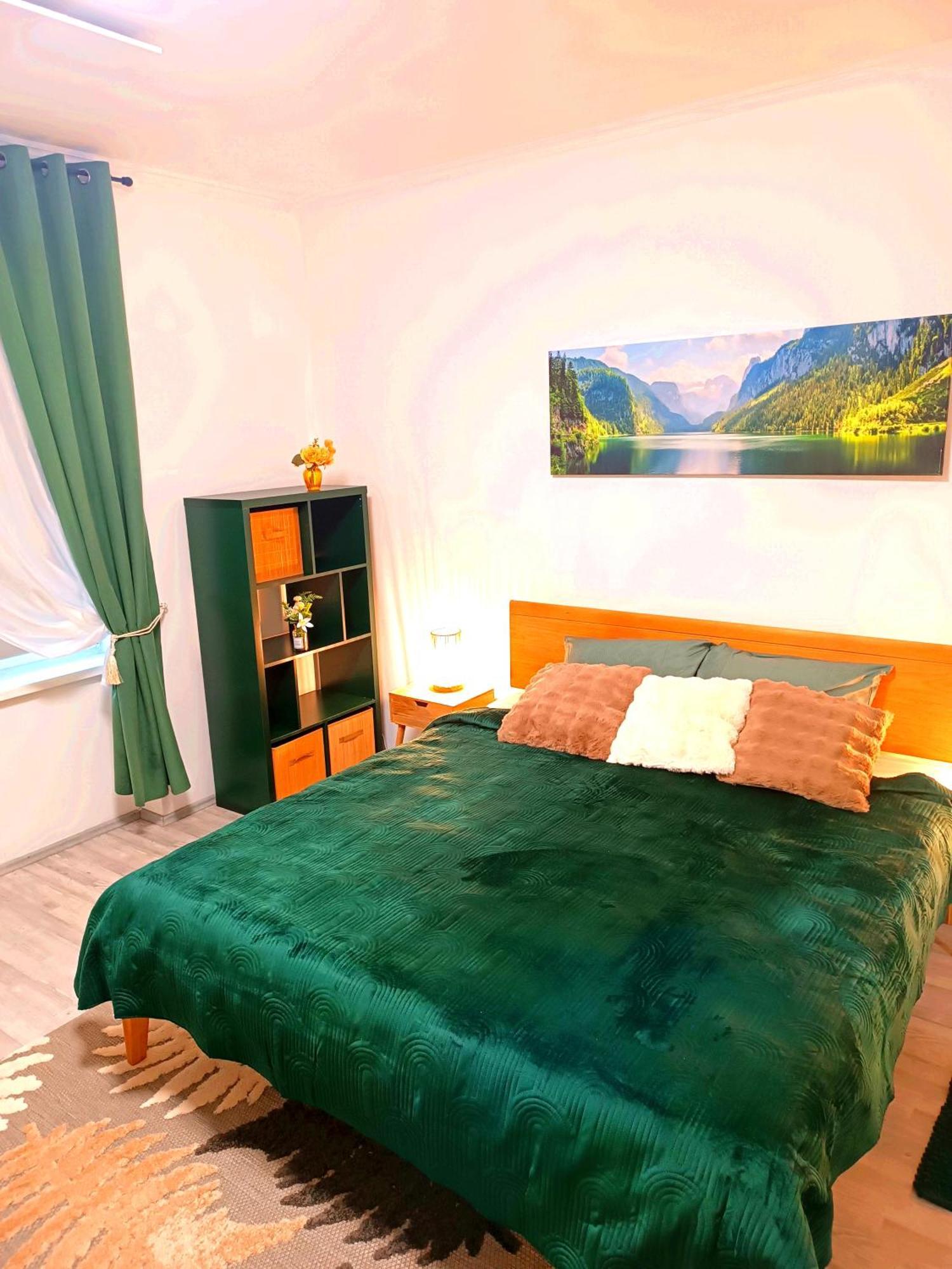 Family Apartments 2 Room'S Centre Muerzzuschlag ภายนอก รูปภาพ